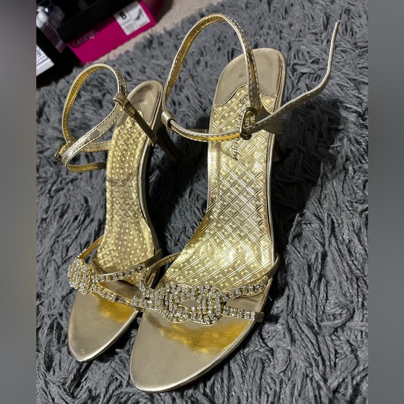 First Sight | Size 9 Gold Heels - Picture 3 of 6